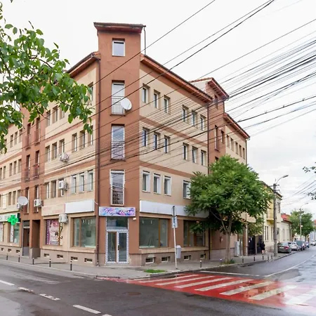 Spacious Near City Center *